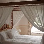 Burnley House 4*