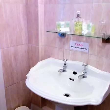 Burnley House 4*