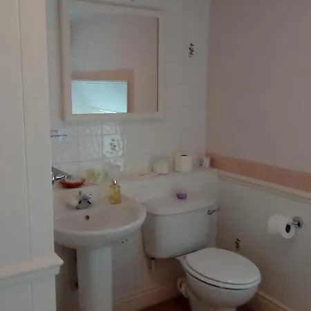 Burnley House 4*
