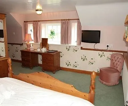 Burnley House 4*