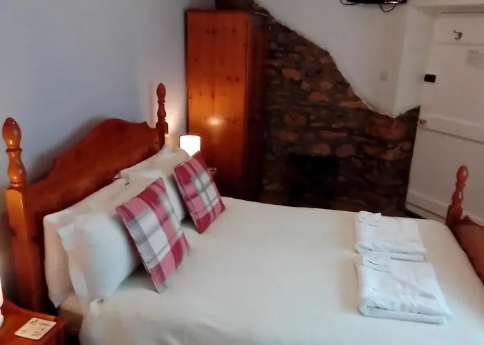 Burnley House Guest house 4*