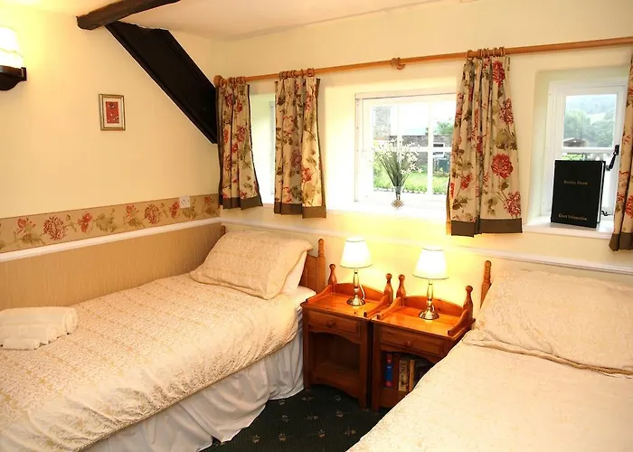 Burnley House Guest house 4*