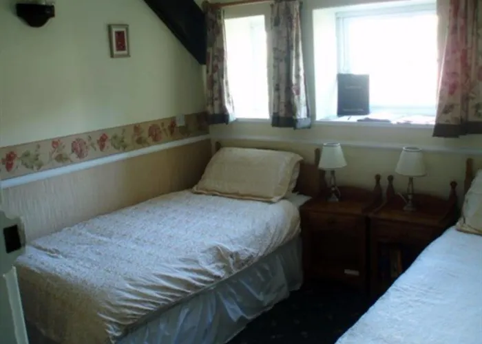 Burnley House Guest house 4*