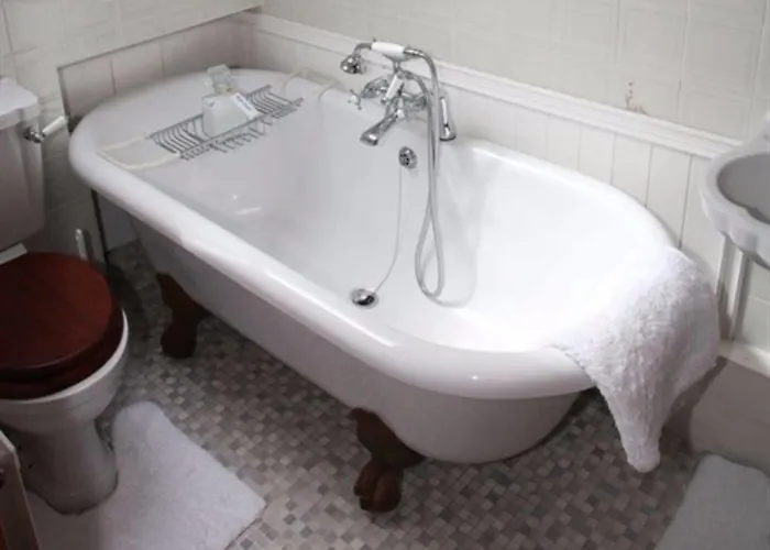 Guest house Burnley House 4*