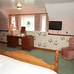 Burnley House 4*